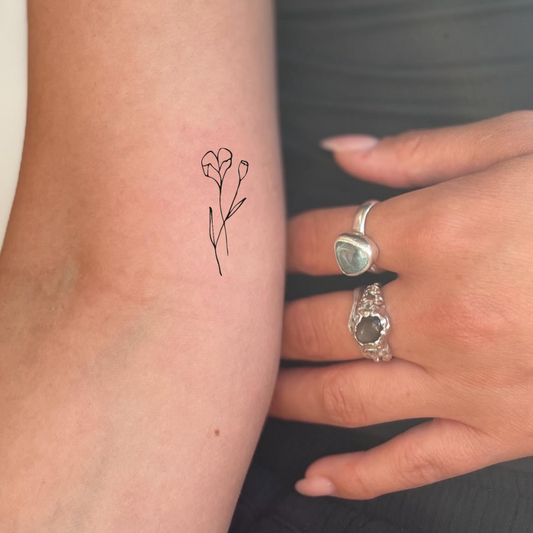 Blumen Fineline Tattoo
