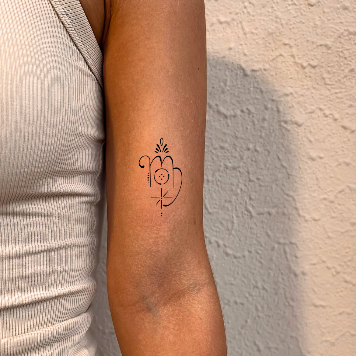Sternzeichen Jungfrau Tattoo