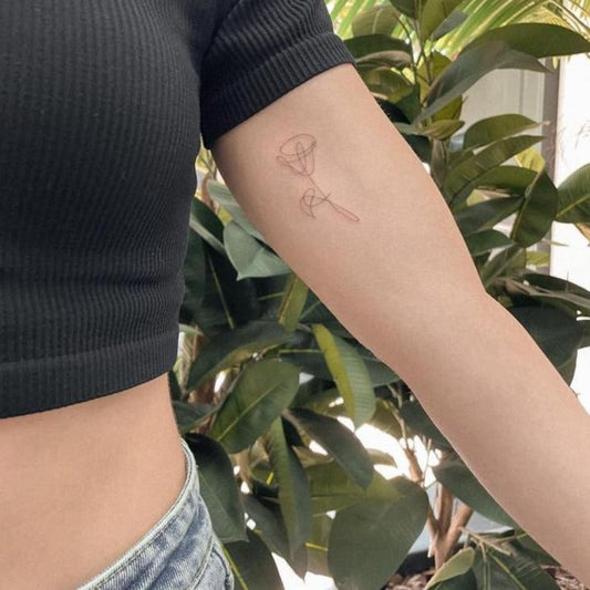 Blume abstrakt Tattoo - Henna Tattoo Schweiz